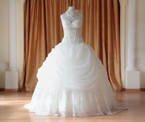 Wedding gown